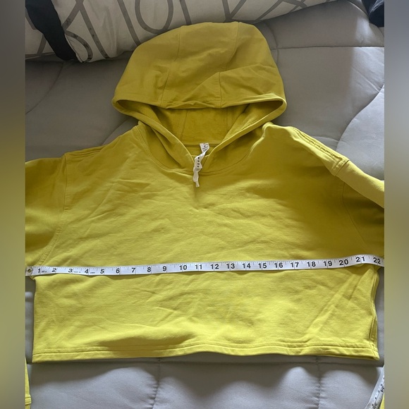 Lululemon all yours cropped hoodie size 10 - Picture 5 of 7